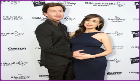 Colleen Ballinger | Miranda Sings, Husband, Net Worth, Haters Back Off, Married, Baby, Broadway, Wedding, Erik Stocklin, Joshua Evans, Divorce